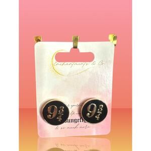 Harry Potter 9 3/4 button earrings